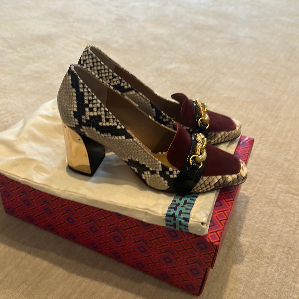 Tory Burch pumps  size 6.5